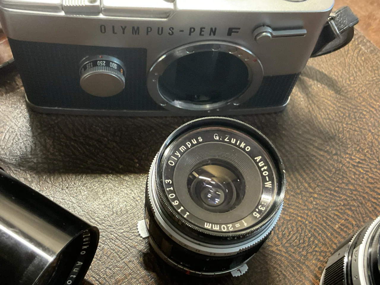 昭和レトロ フィルムカメラ オリンパスペンFTが出てきました。｜こりぽん
