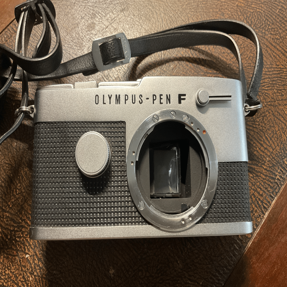 昭和レトロ フィルムカメラ オリンパスペンFTが出てきました。｜こりぽん
