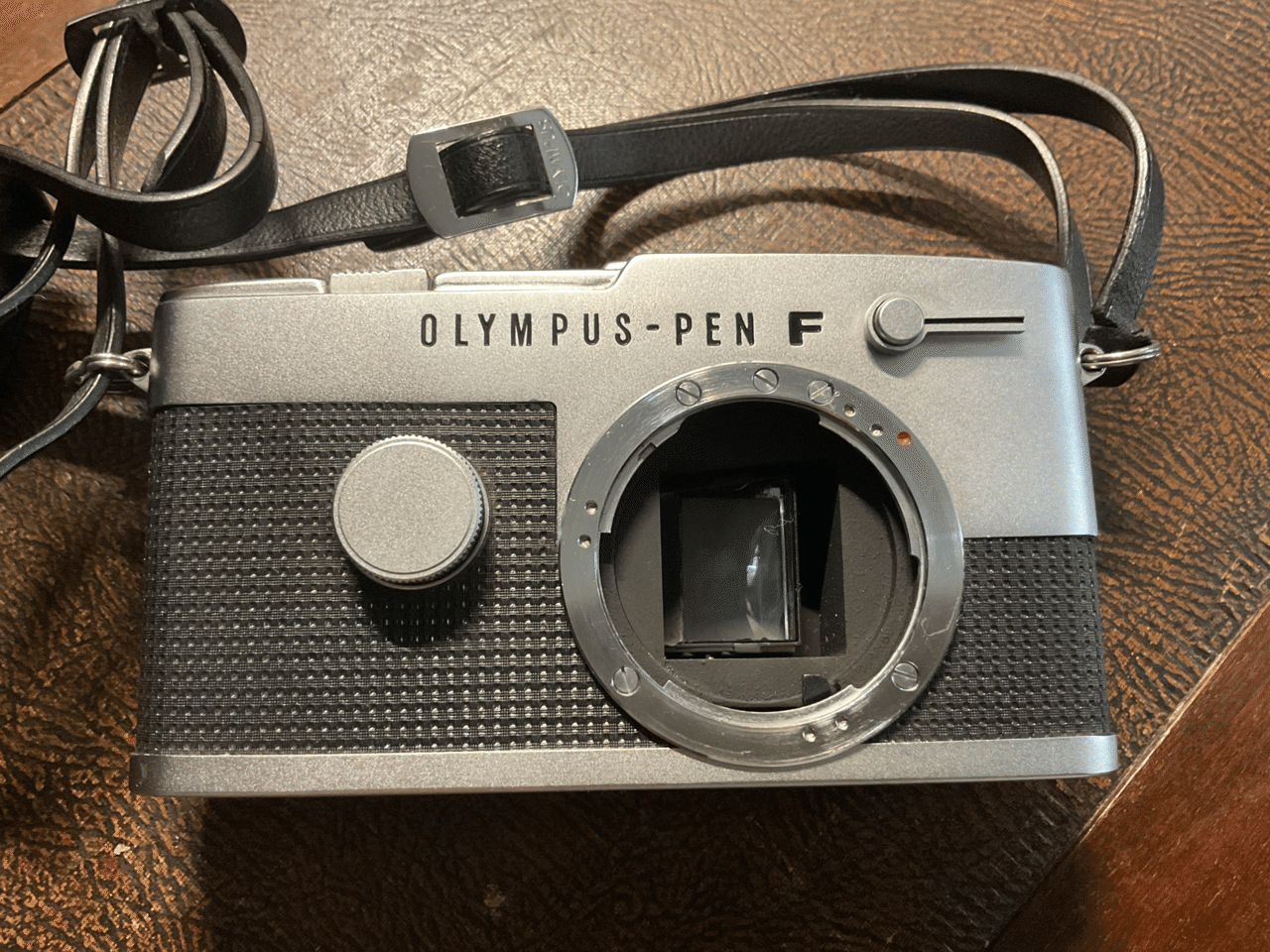 昭和レトロ フィルムカメラ オリンパスペンFTが出てきました。|こりぽん 昭和レトロ フィルムカメラ オリンパスペンFTが出てきました。|こりぽん