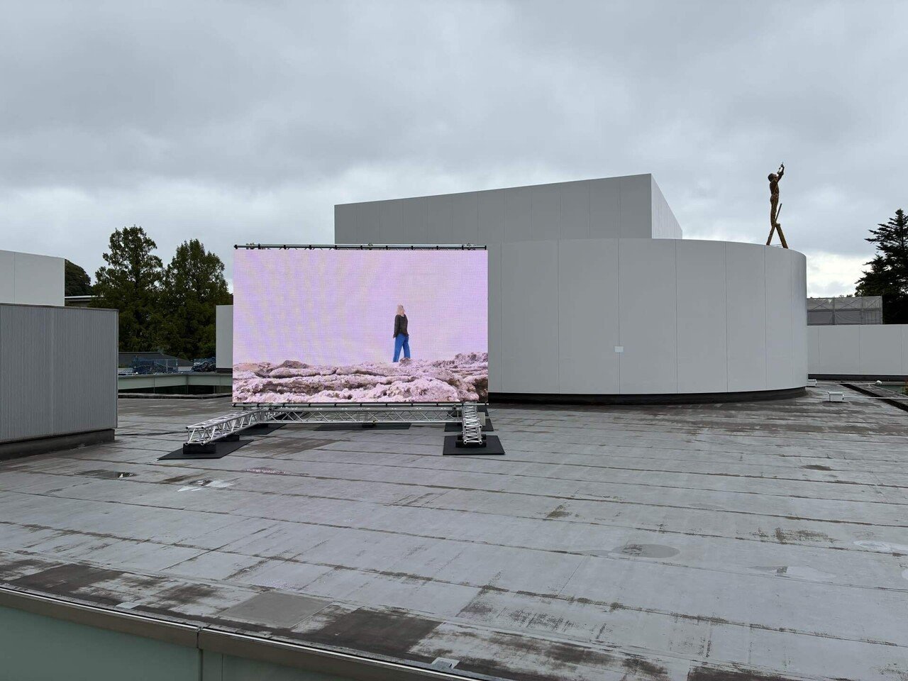 SIDE CORE Living road, Living space /生きている道、生きるための