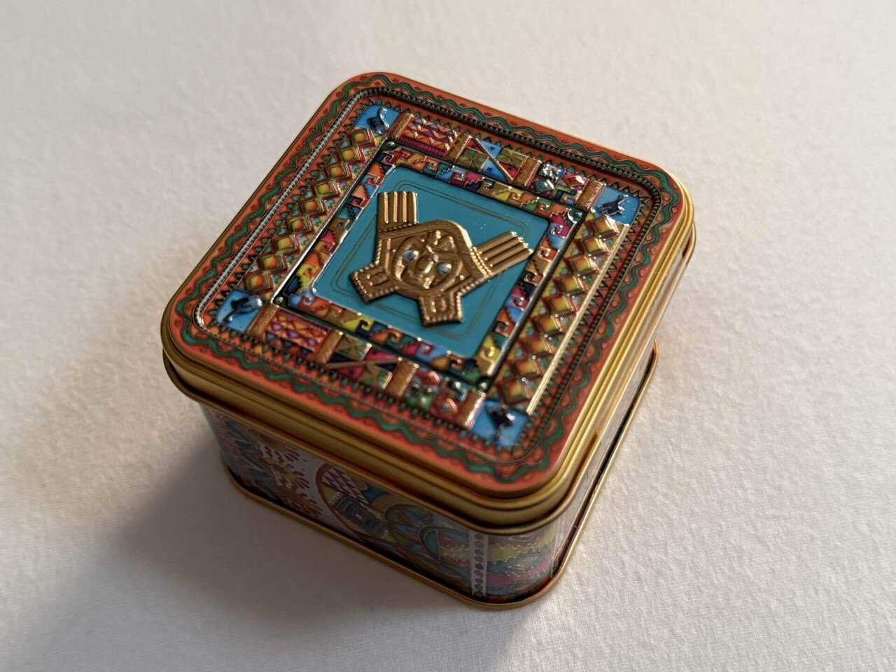 マチュピチュ展】クッキー缶とマチュピチュと私｜わくわくポメラニアン