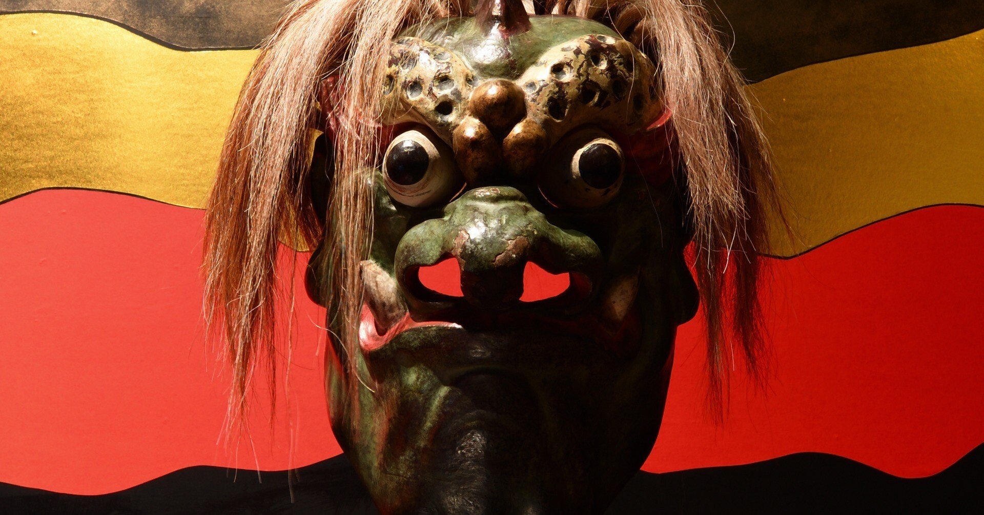 鬼のまなざし、祈りのかたち、八正寺の追儺面「青鬼」｜光と風のアルバム