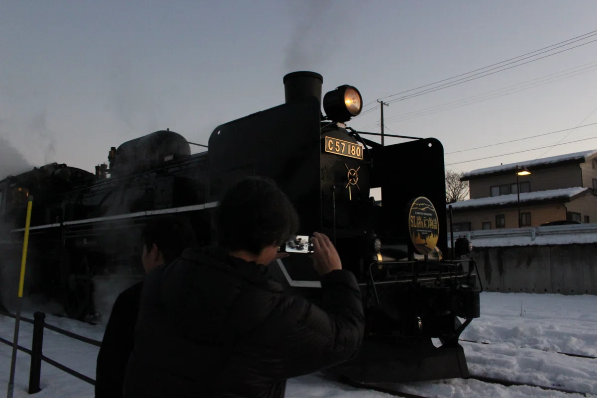雪景色の中を走るSLばんえつ物語が最高すぎた話｜旅がしたい人