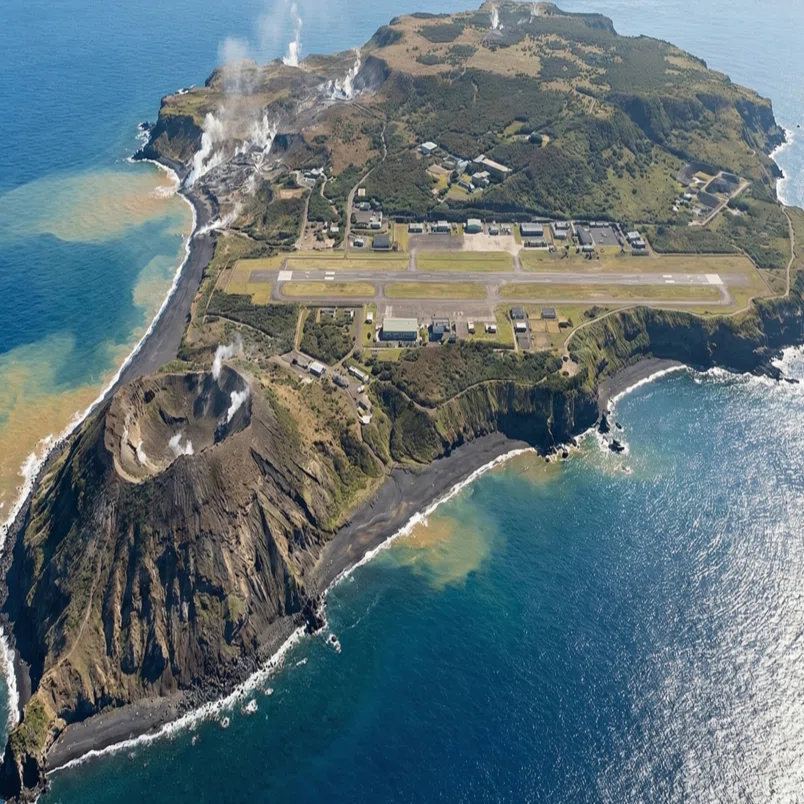 硫黄島 東京 硫黄島】地図から消されかけた島。硫黄島クルーズで感じた「生