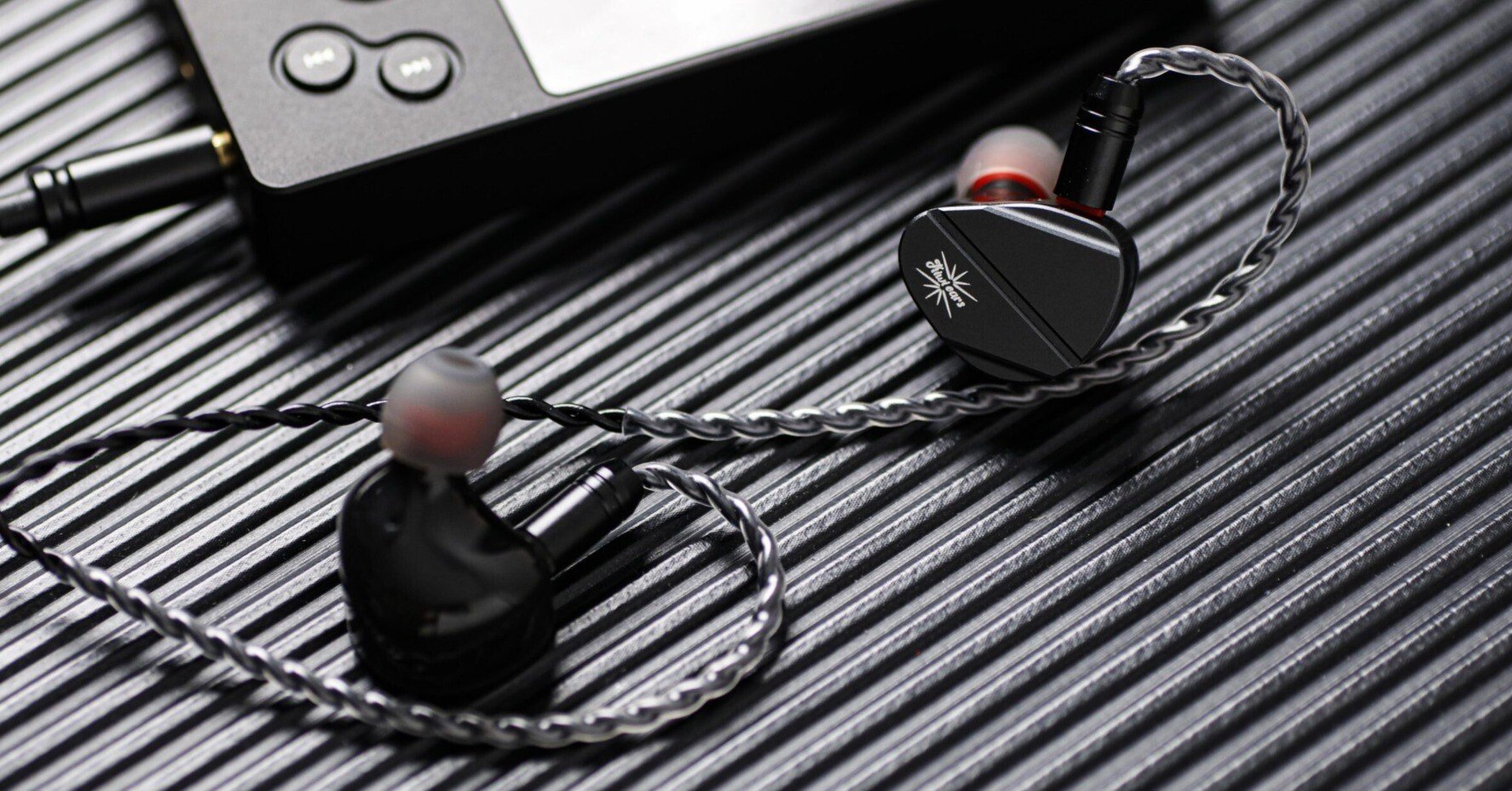 実機レビュー】Kiwi Ears Cantaが描く「歌声」の魔力。1DD+2平面駆動の