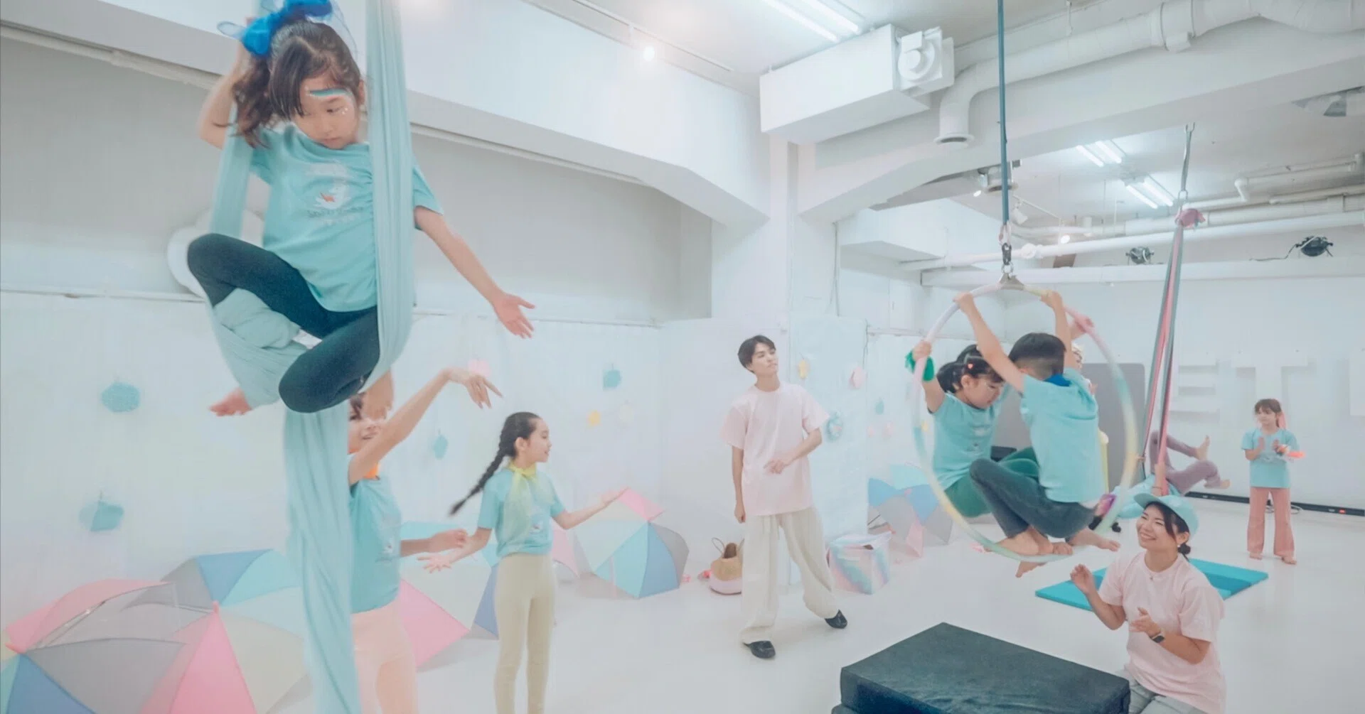 A 25-Minute Mini Circus Show Created with 7 Elementary School