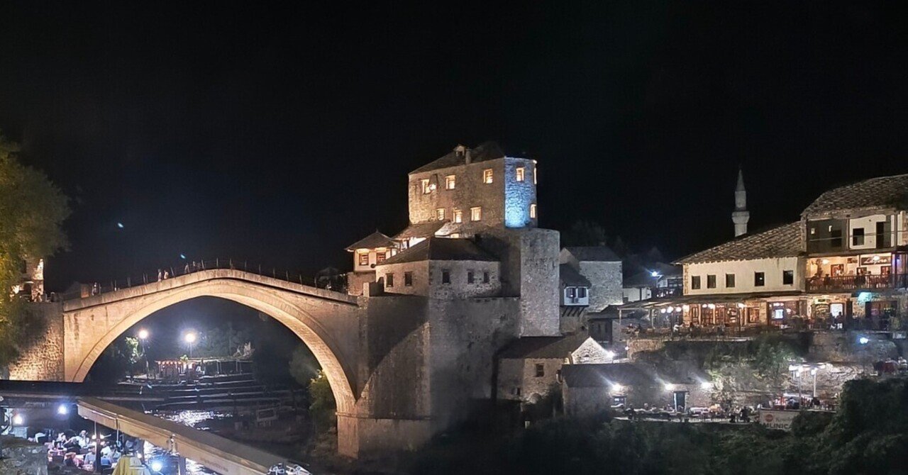 ボスニア・ヘルツェゴビナの世界遺産 モスタル②旧市街の夜を歩く｜ら