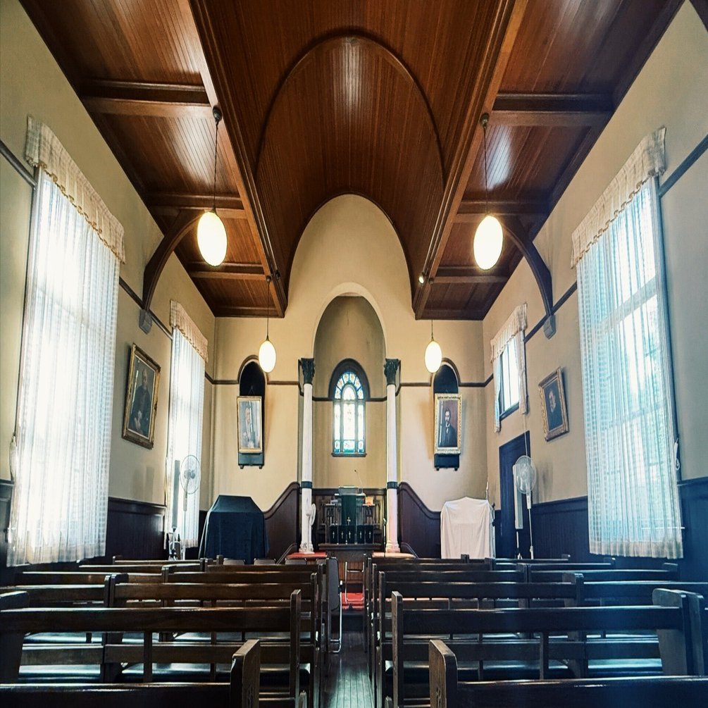 静寂と厳かな空間に広がる「自由」 | 安中教会で知る、建築と信仰の