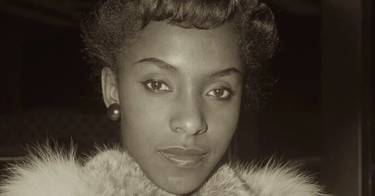97' Elaine Delmar: 'The Touch Of Your Lips', a long-time British