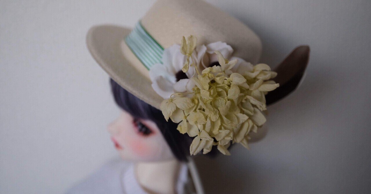 緑と羽根のお帽子｜lealea_doll