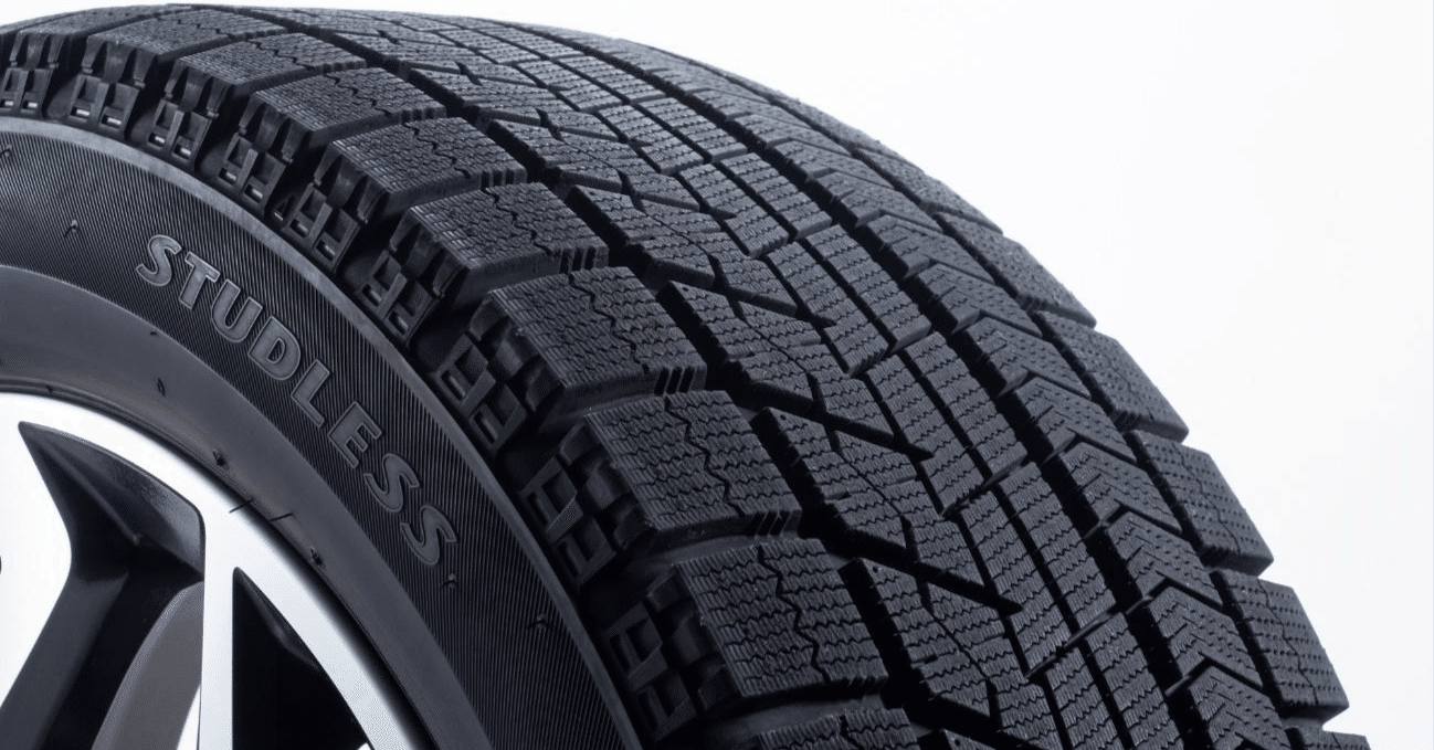 自動車のスタッドレスタイヤの進化：安全と快適を支える技術革新