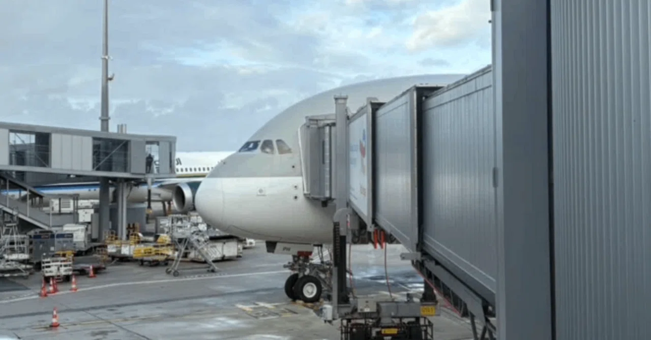 カタール航空 QR40便 CDG→DOH A380-800 エコノミー｜まゆたに