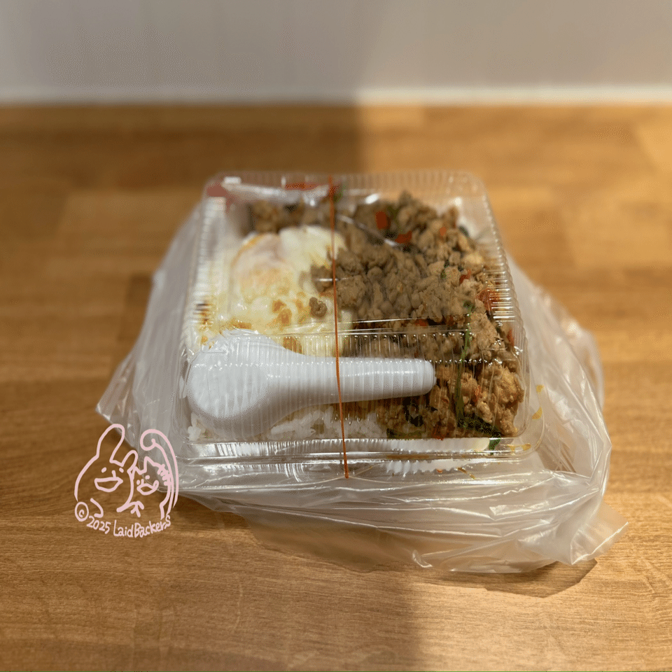 ガパオ、もはや2食分の量！鳥脚スープの美味しさを知った夜＠おかず