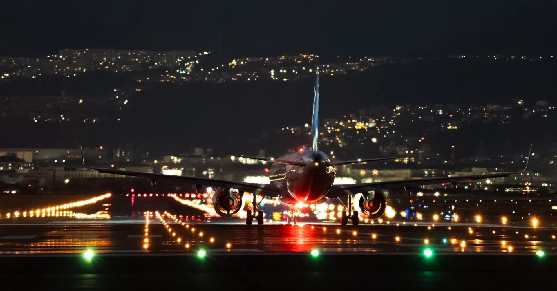 マイクロフォーサーズのカメラで夜の空港を撮影する｜Kenpi
