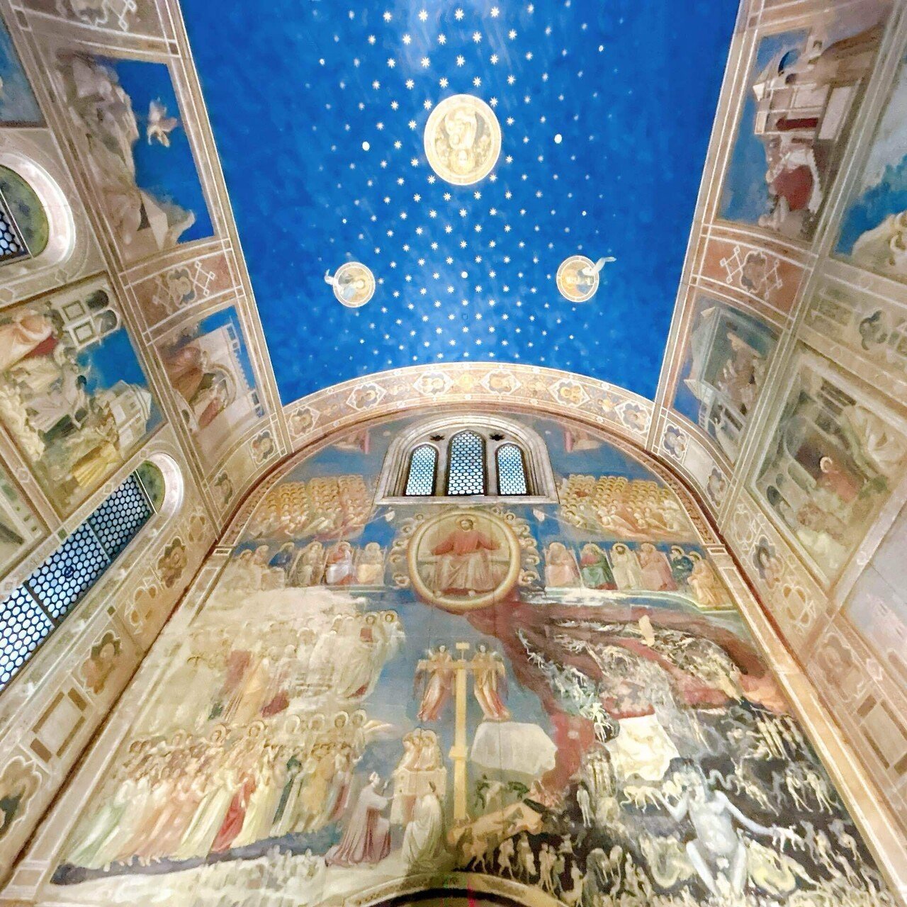 青の礼拝堂にて。｜朔太