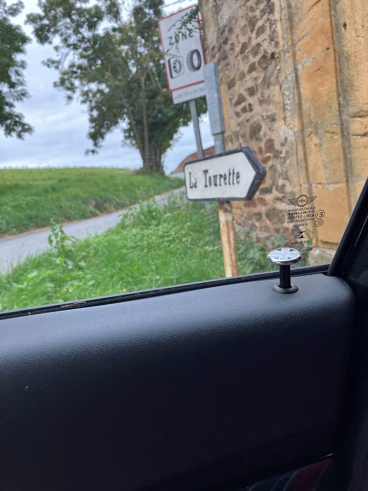 4歳娘とスイス🇨🇭フランス🇫🇷旅–2025秋– 【08】コルビジェ「ラトゥー