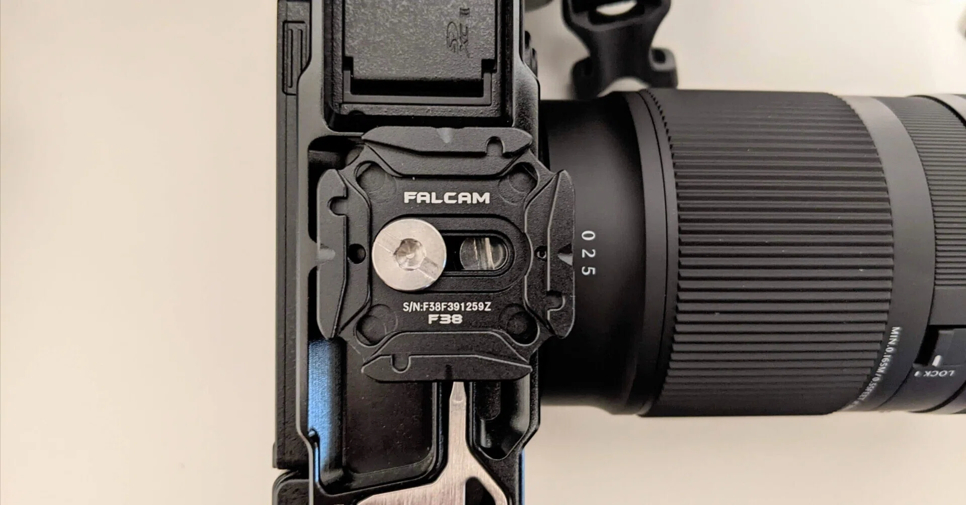 カメラのクイックリリースプレートはFALCAM F38を買っておけば一番互換