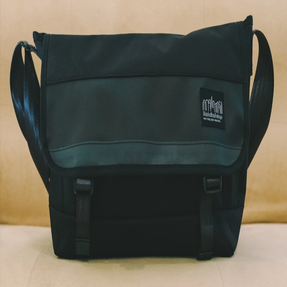 カメラバッグ 軽くて強い” 特別仕様のカメラバッグ「パイロット アップグレード 7L X