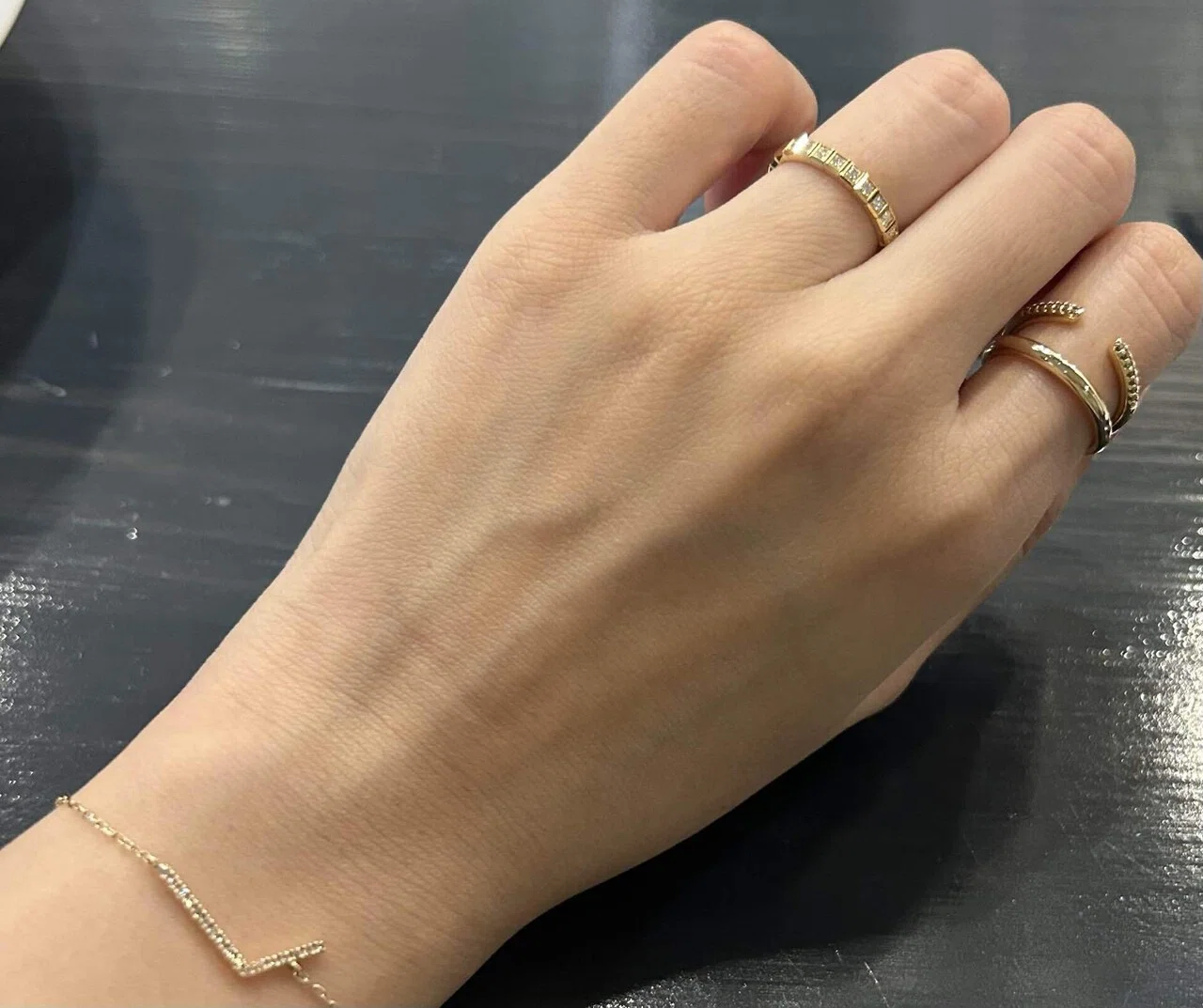 30歳節目の記念品】悩んで買ったカルティエのトリニティピアスを語る｜yui