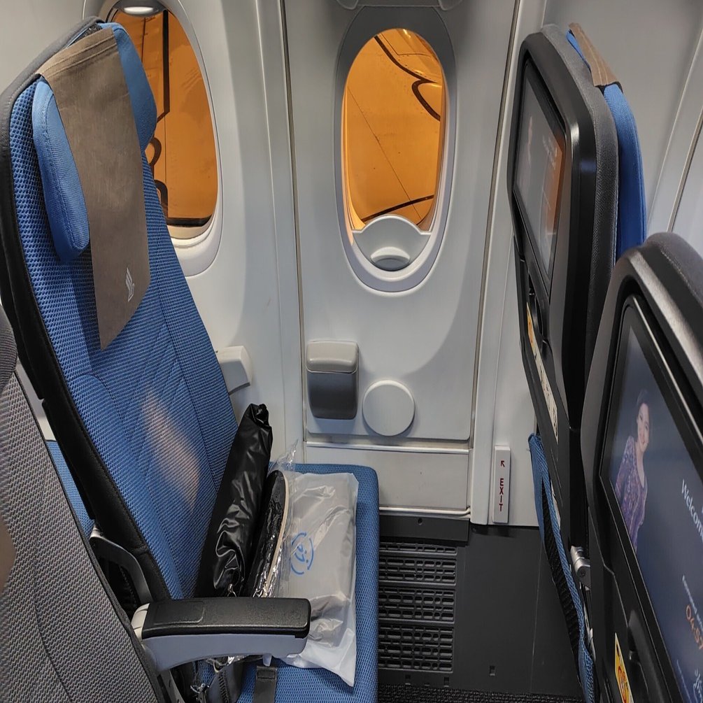 搭乗記】シンガポール航空 B737-8 MAX｜追加料金の価値あり？非常口席