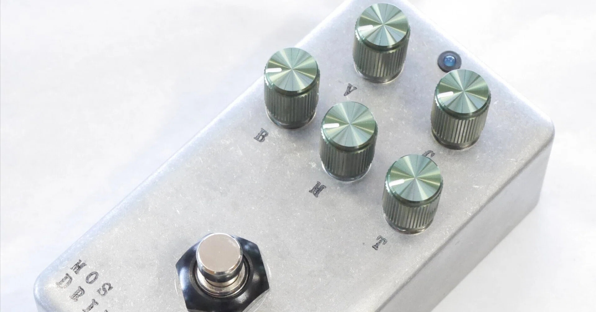 MOS Drive｜3バンドEQで“アンプみたいに”追い込める、バイト感ドライブ