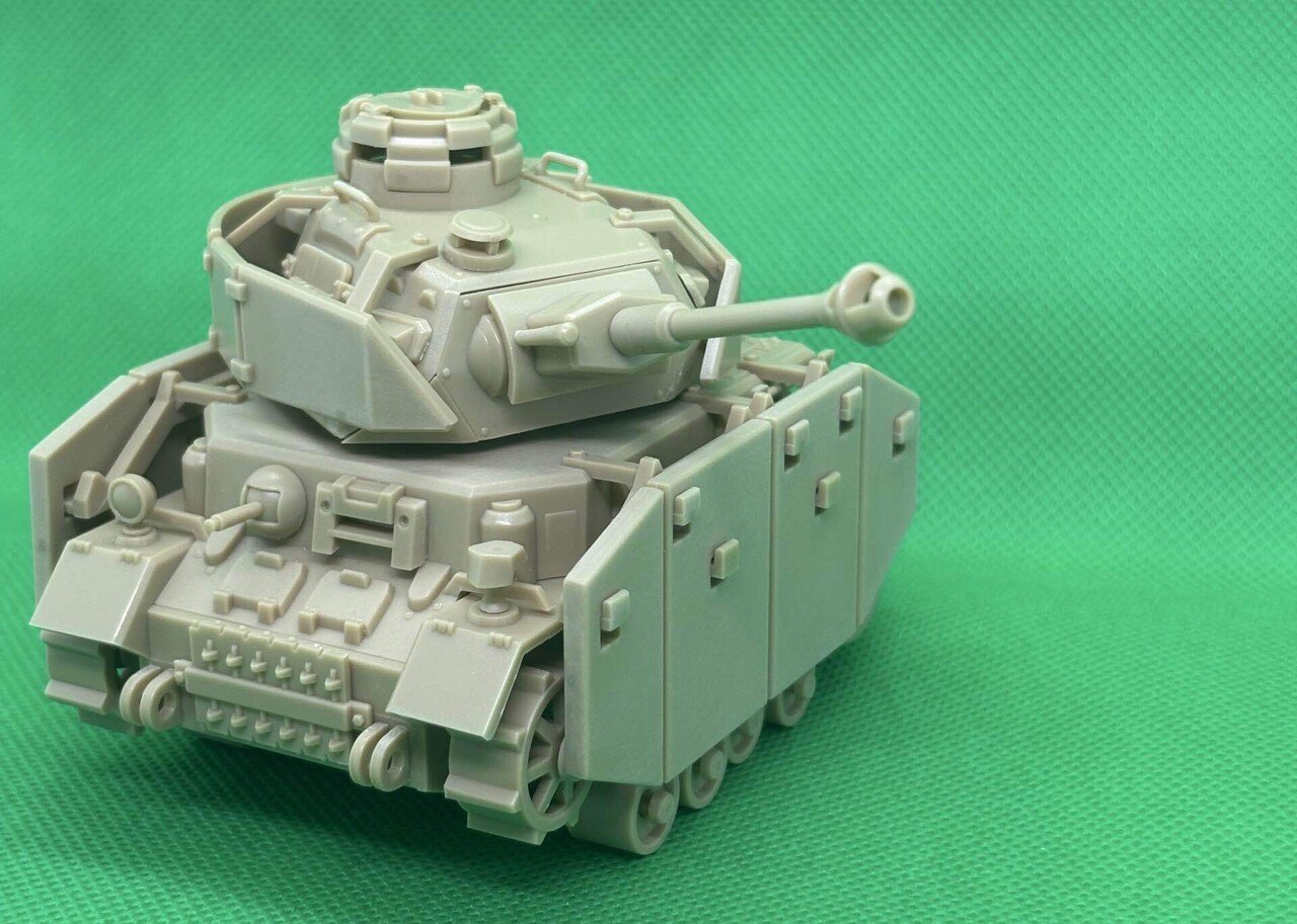 迷彩塗り分け塗装】1/35？1/48？デフォルメでカックイイ〜ドイツⅣ号