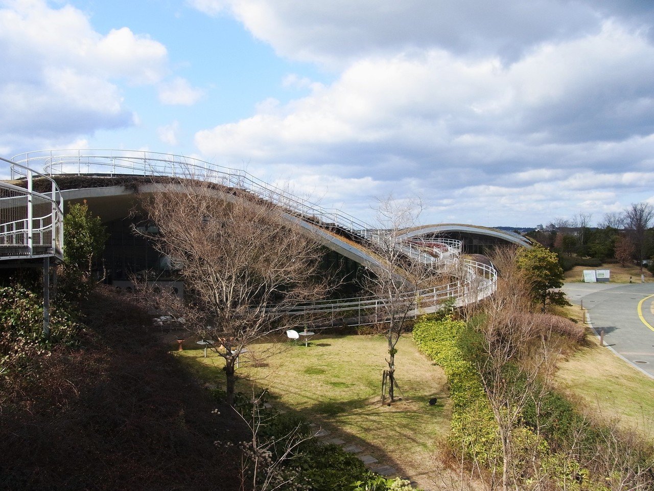 うねる大地 ぐりんぐりん 建築物語６ ぱなおとぱなこ Note