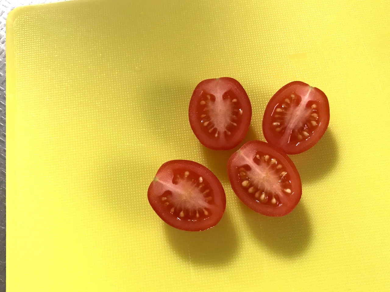 ミニトマトの天使？｜くまつん
