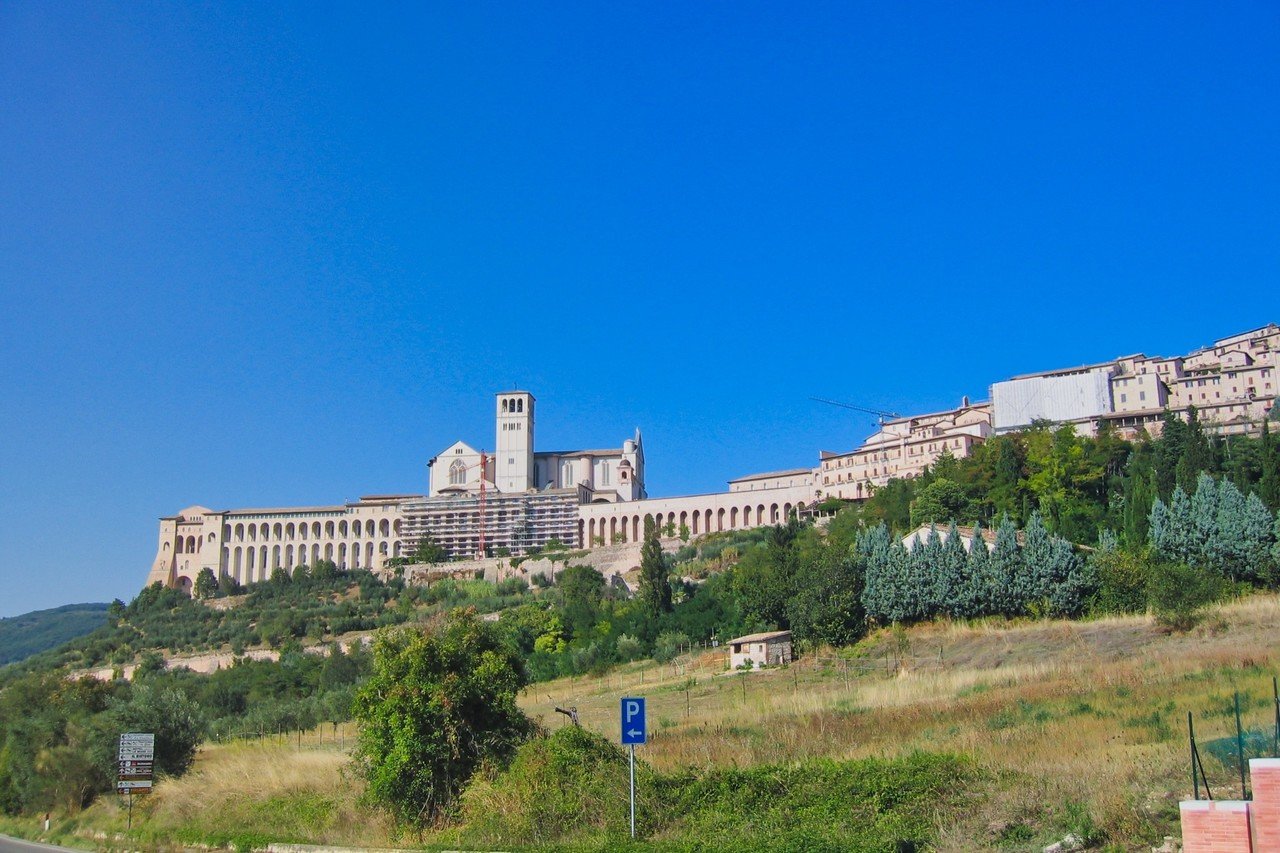 世界遺産 坂の町アッシジ｜inumos