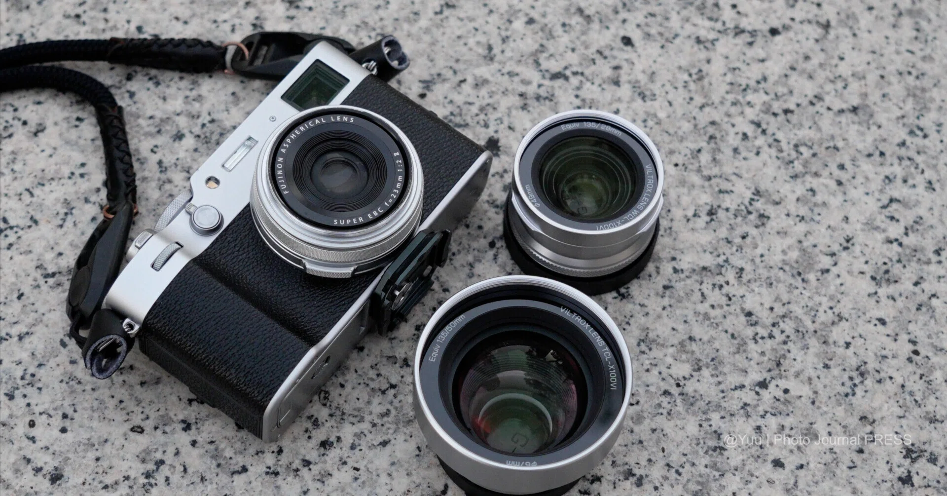 FUJIFILM X100F シルバー (テレコン・ワイコン 他セット)