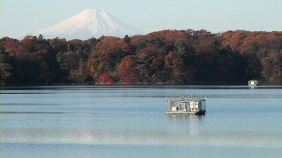 東京都多摩湖と富士山