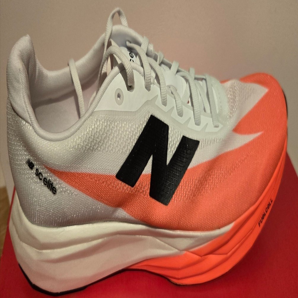 ニューバランスフューエルセルスーパーコンプエリートV5 前作と比較レビュー】ニューバランスフューエルセルスーパーコンプ