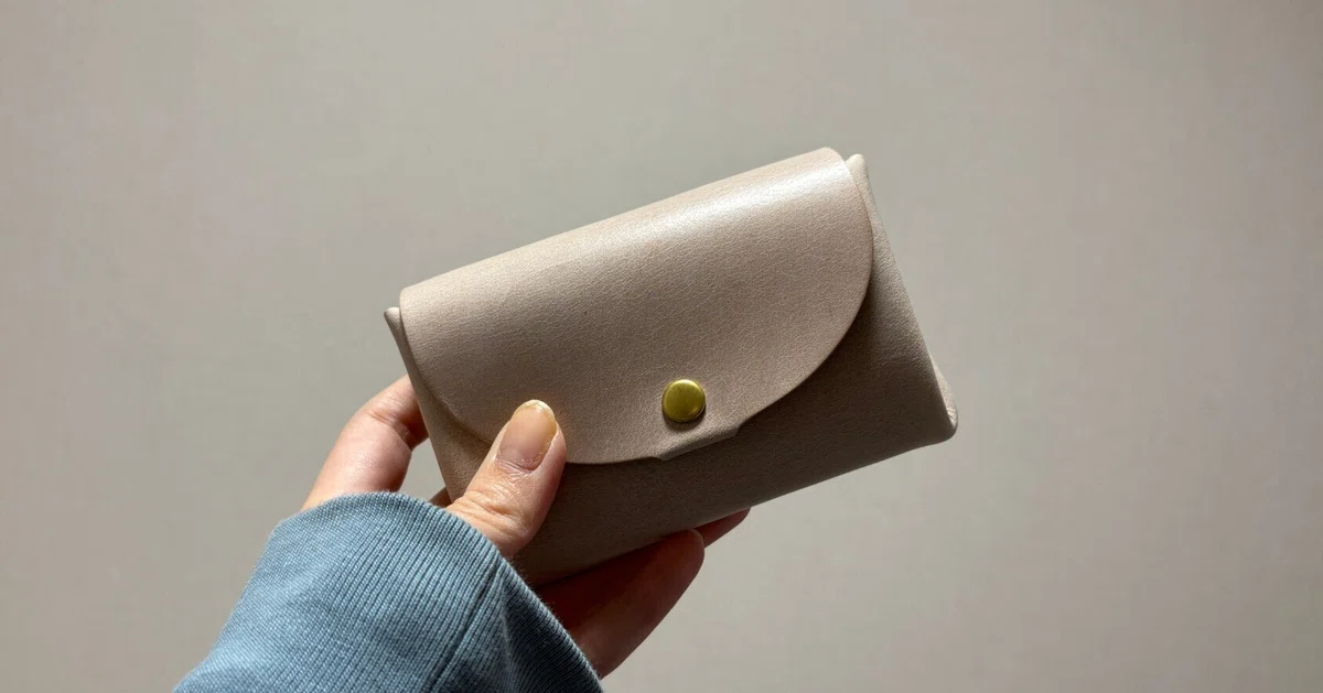 Delife / Minimal wallet グレー レザー ミニ財布 ミニマリストにぴったりな財布を見つけてしまった。— Delife Minimal