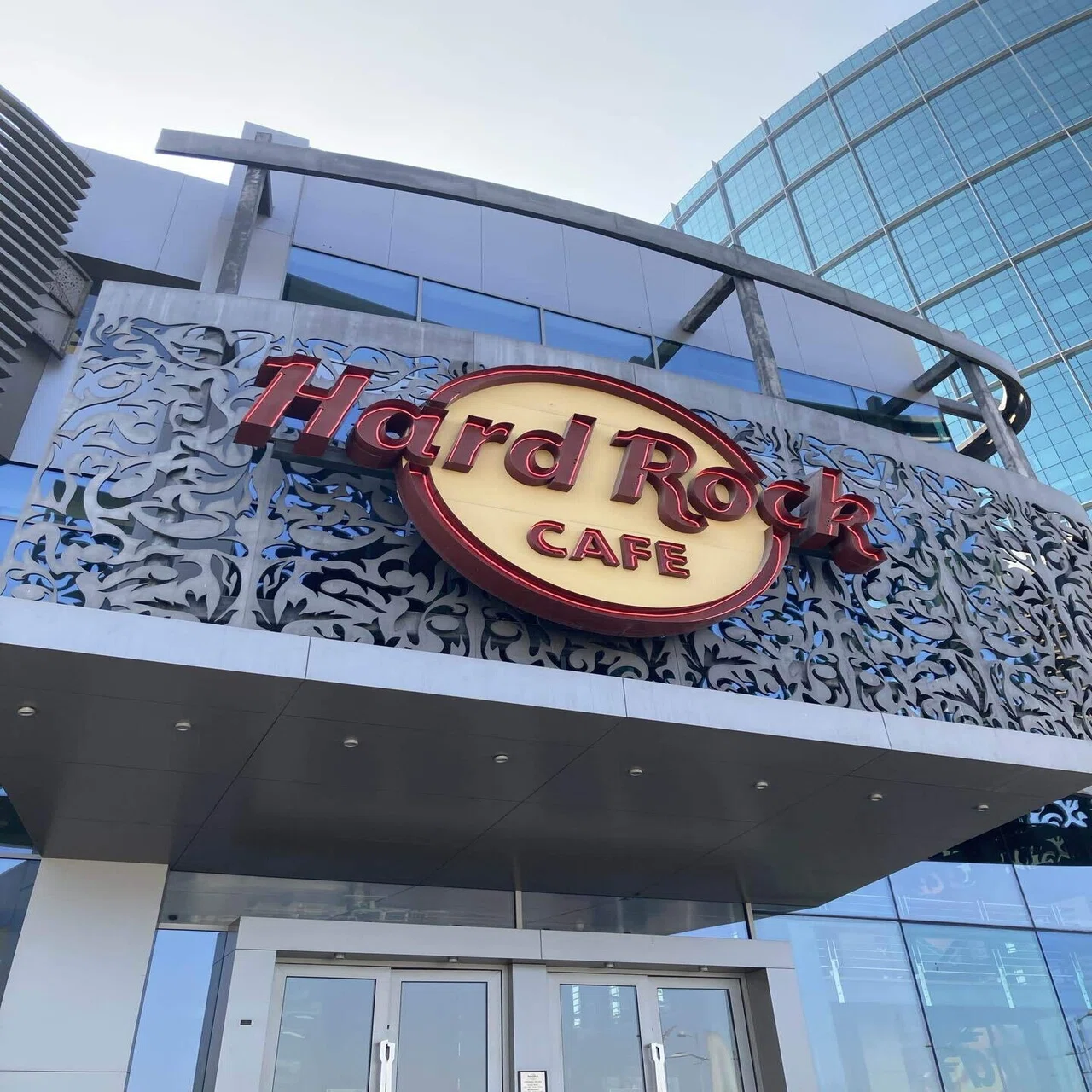 ドバイのHard Rock Cafe｜お母さん+α