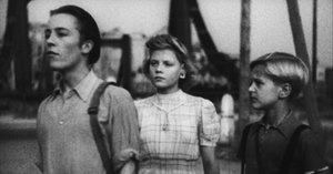 映画感想文『新ドイツ零年』 会話しようよ｜山田五十郎 | 映画感想家