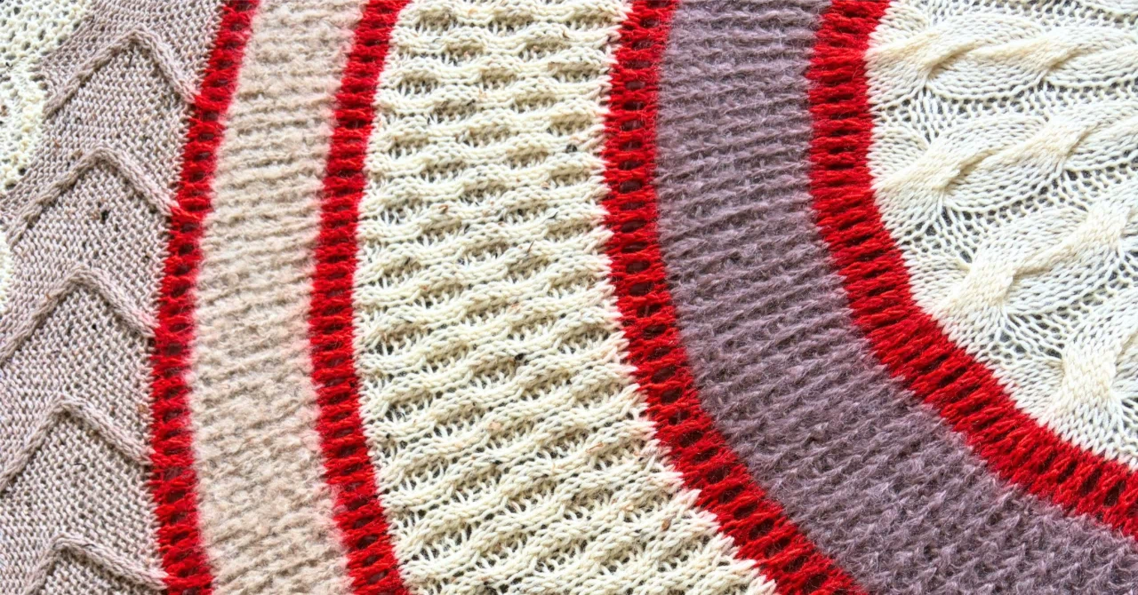 白×赤って、かわいいが渋滞している｜KNITPROVISATION Shawl｜Miranda