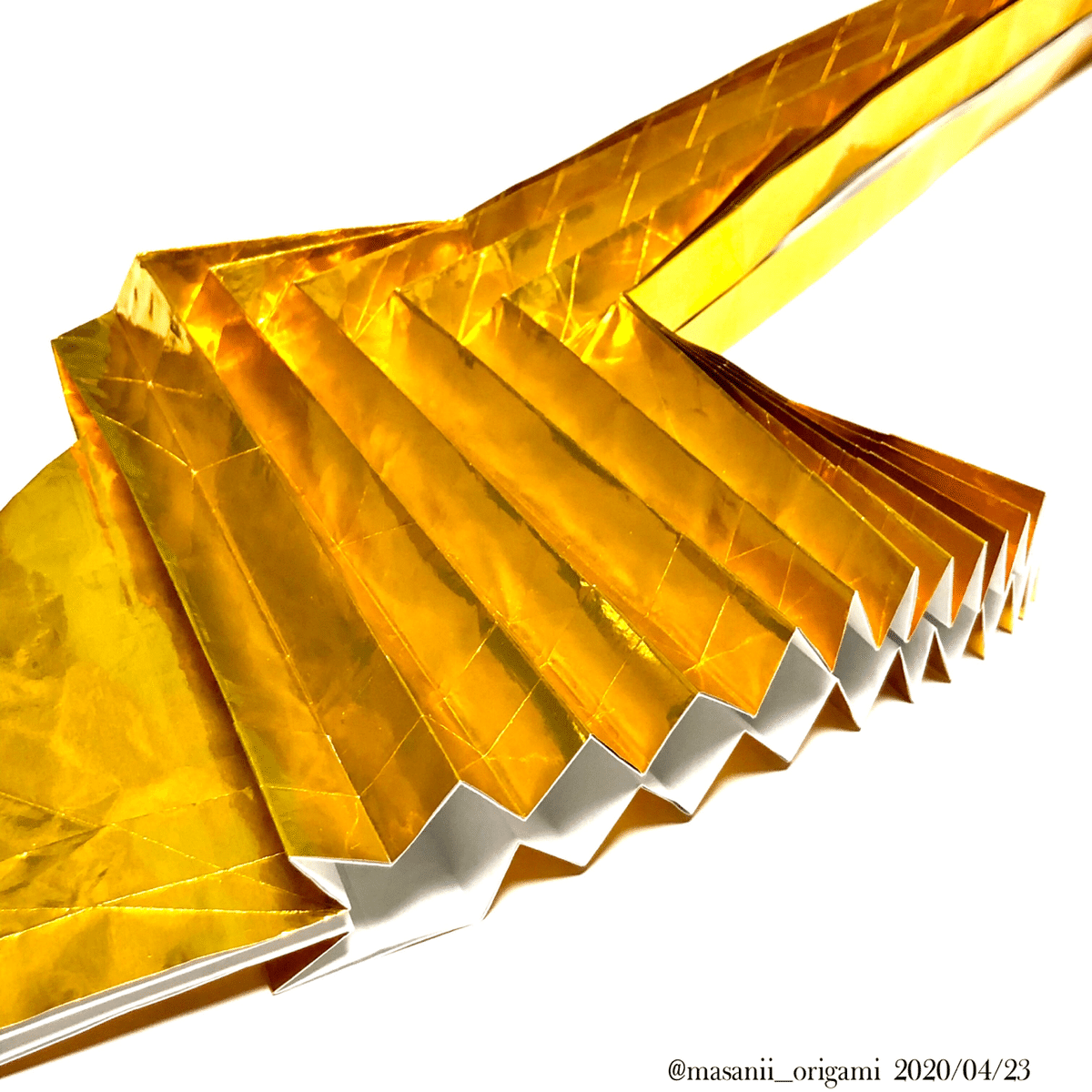 折り紙 黄金の昇り龍(ORIGAMI/GOLDEN RISING DRAGON) - メルカリ