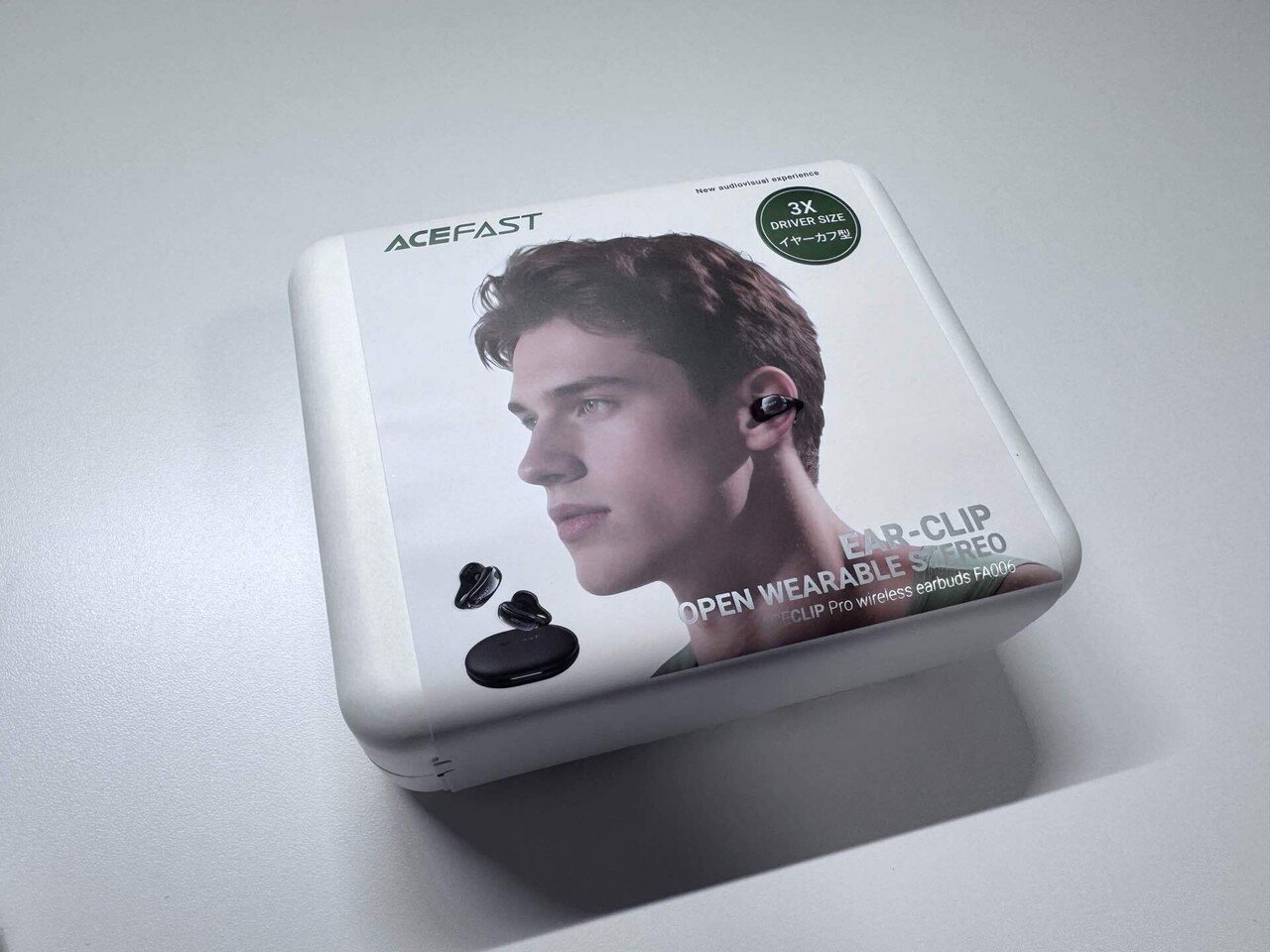 デザイン優秀？】アクセサリーとしても付けやすいイヤーカフ型