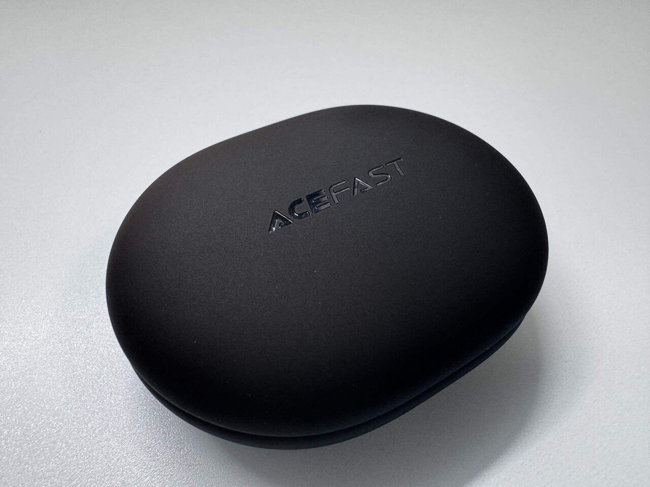 デザイン優秀？】アクセサリーとしても付けやすいイヤーカフ型