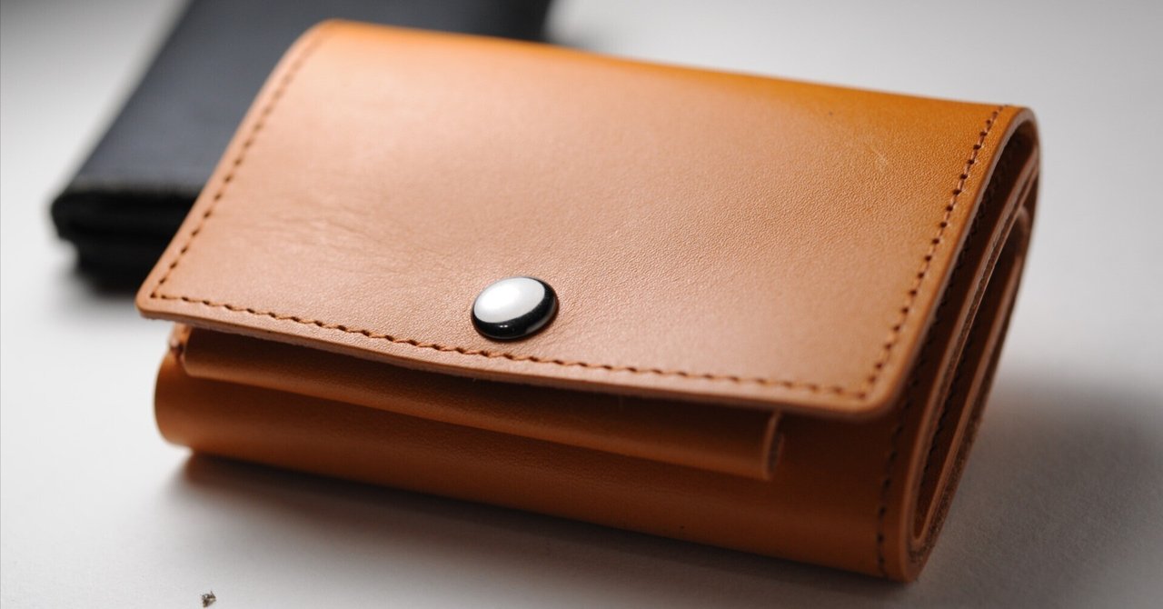 abrAsus vs. DomTeporna「小さい財布」の違い｜オジサンの流儀【充電中】