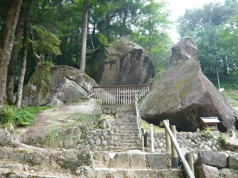 岩屋岩蔭遺跡(妙見神社)金山巨石群(Opqr)