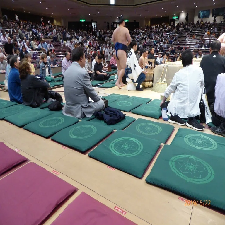 溜 席 と は