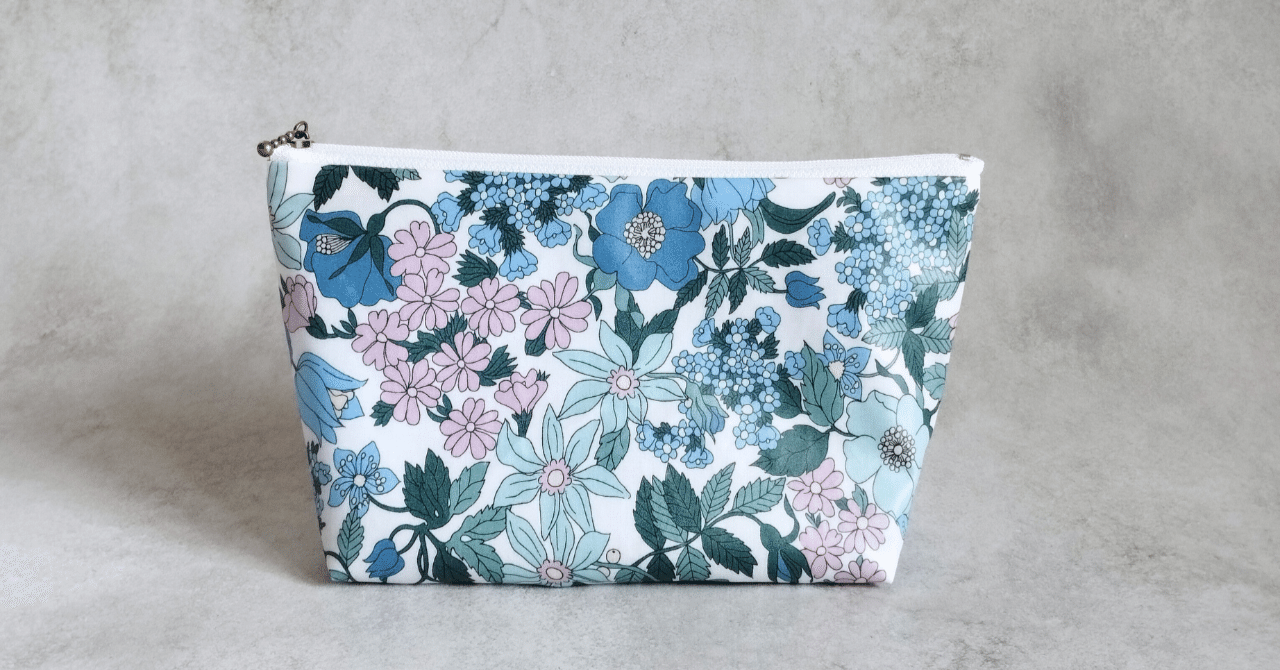 専用ページ　リバティラミネート生地使用ポーチ サイズ・柄が選べる♡ラミネートマチつきポーチ【16cmファスナーM