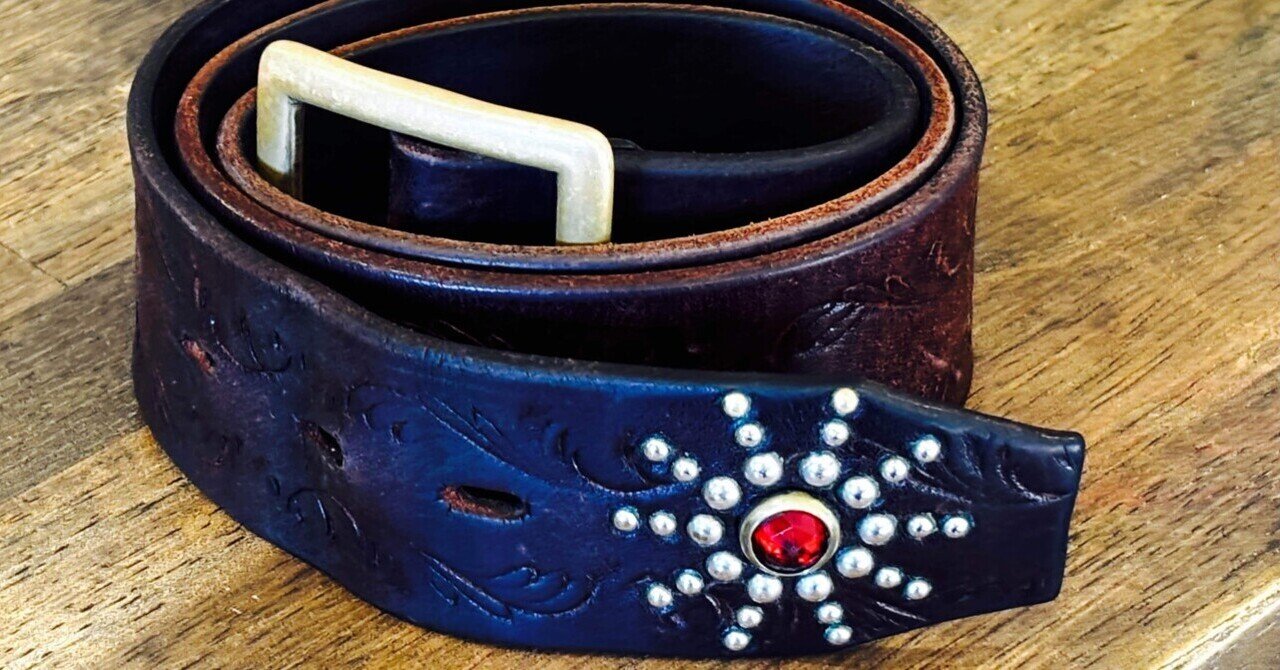 15年愛用しているHTCのスタッズベルト｜重厚な革とエイジングの魅力