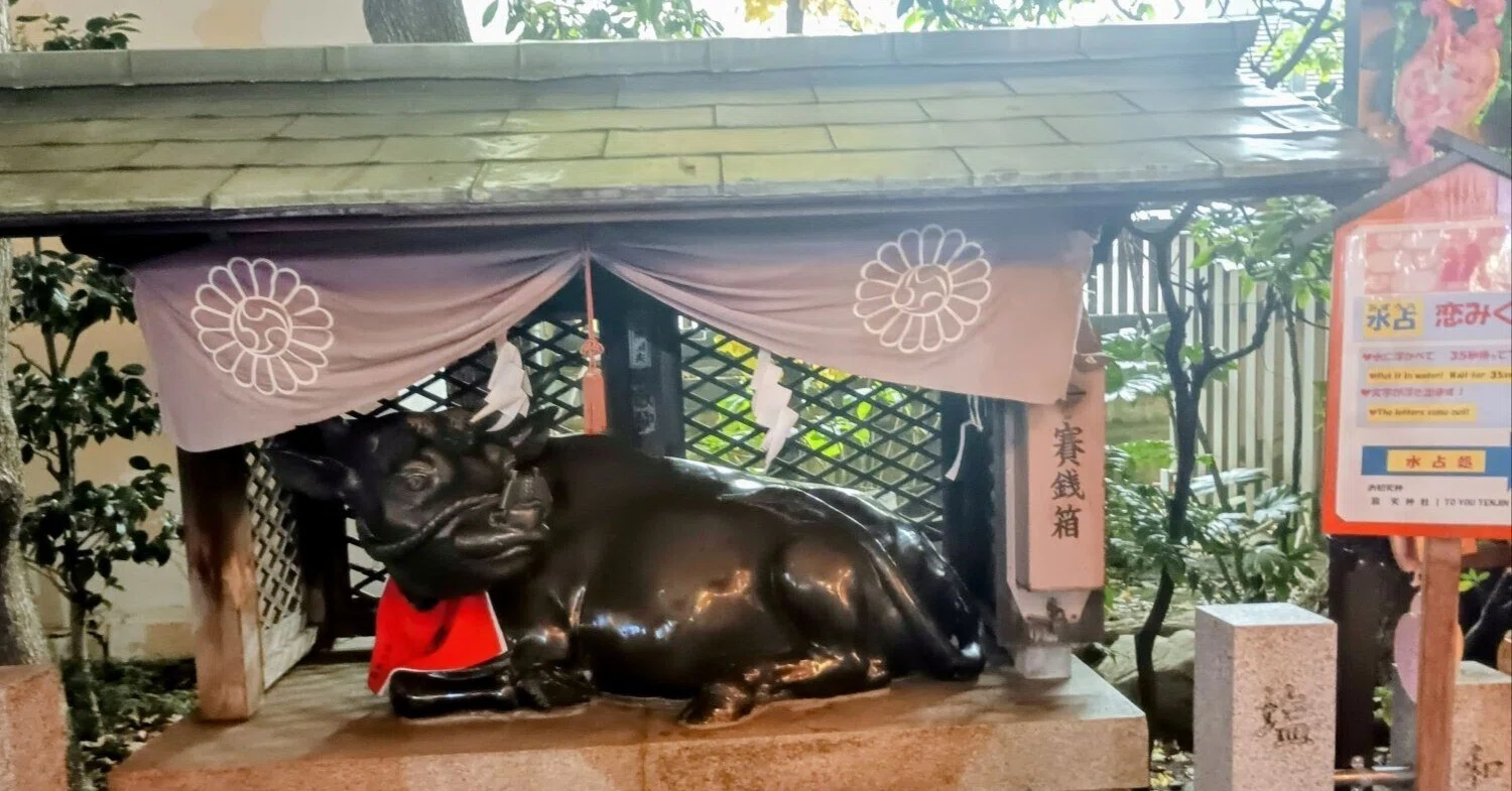 大阪・梅田の繁華街の一角にある「お初天神」を訪ねて｜芳樹