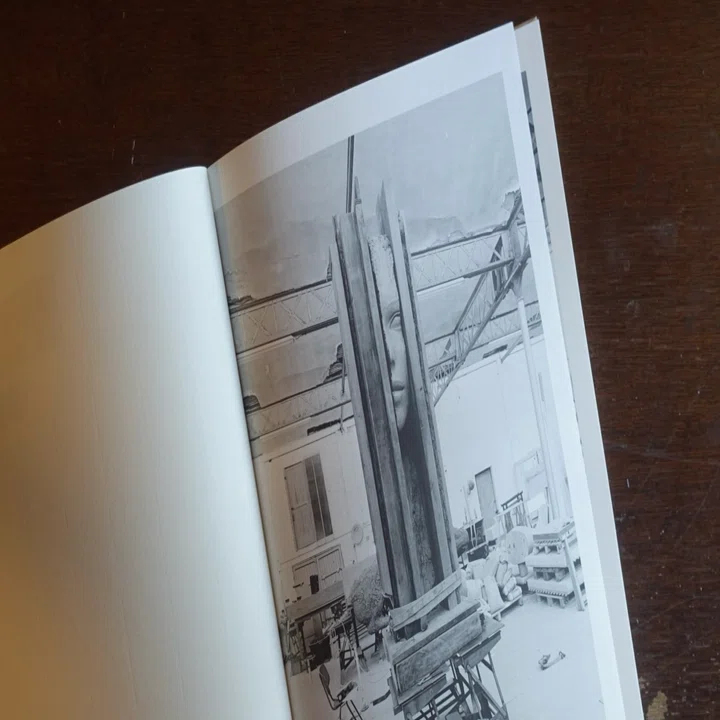 Mark Manders - Studio Snapshots｜IDEABOOKS JAPAN