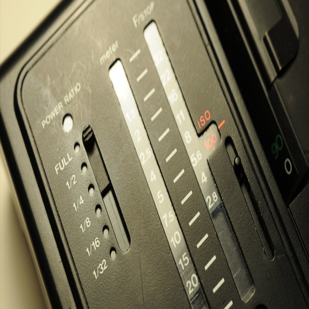 フラッシュ／ストロボを今更マニュアルで使う その1 いにしえの週刊誌