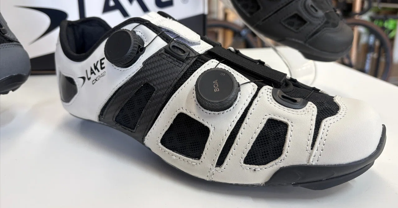着用1回☆レイク CX242 サイクリングシューズ 26cm 白×黒 LAKE LAKE CX242 徹底解説｜外反母趾・幅広・甲高にも対応！6分割パネル×熱
