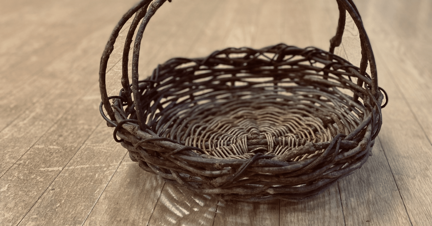 裏山にあるツルを採って籠を編む【手しごと】｜不便で豊かな暮らし