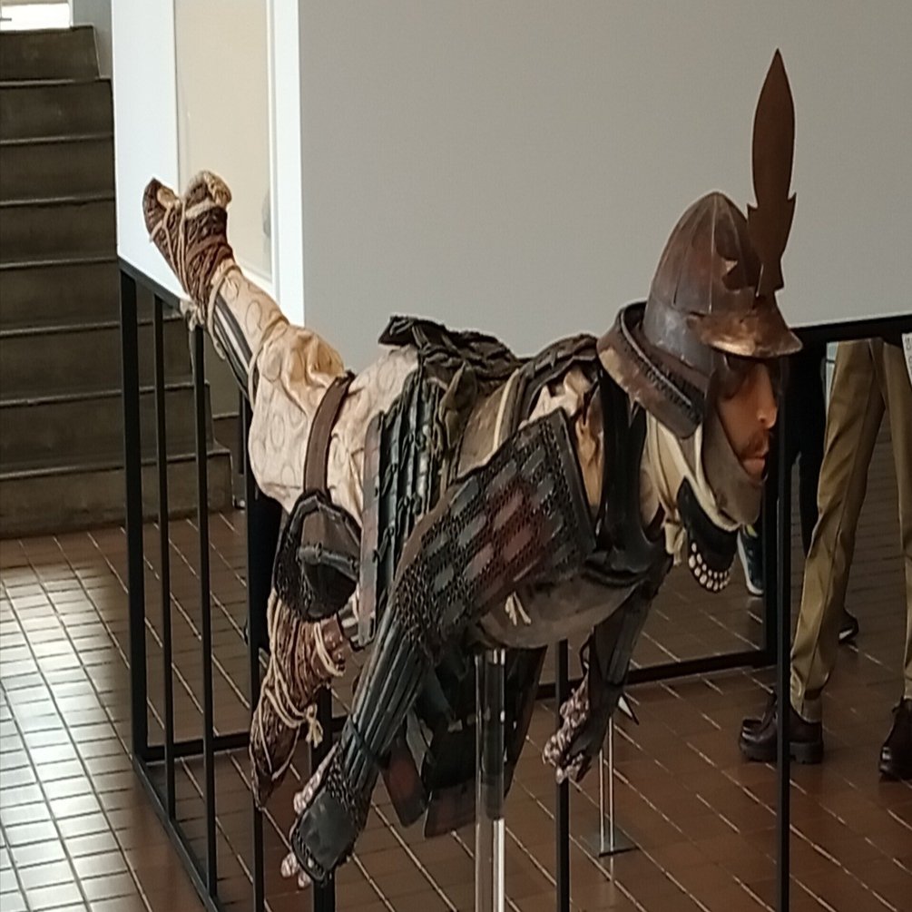 野口哲哉 鎧を着て見る夢 -ARMOURED DREAMER-」（箱根彫刻の森美術館